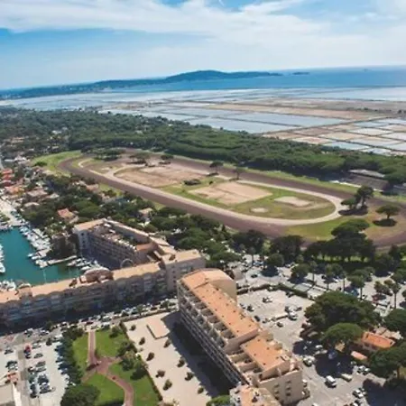 A : Piscine, Proche Port, Plages Et Aeroport, Parking Inclus - Fr-1-335-171 דירה